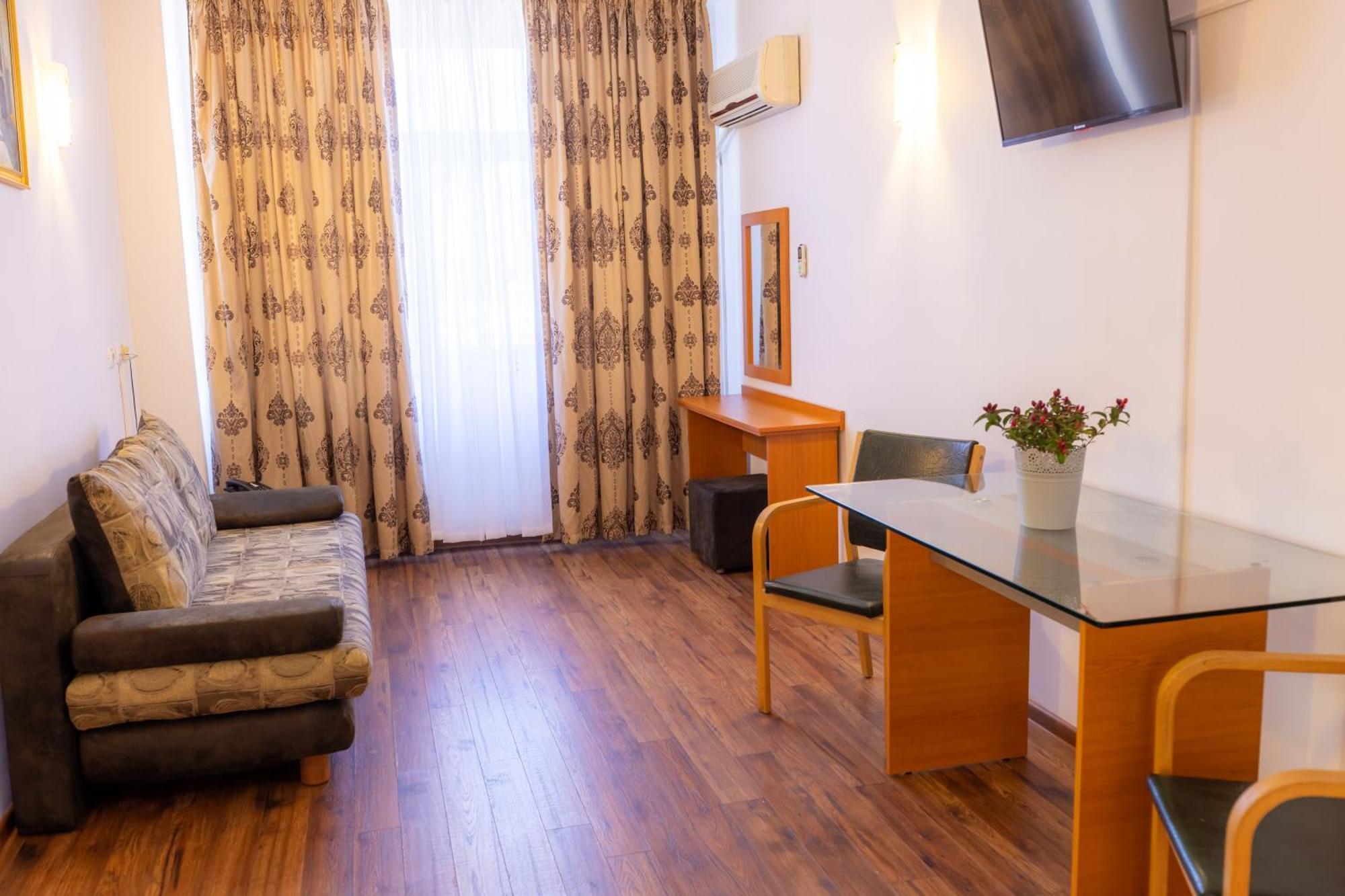 Hotel Sir Lujerului Bukareszt Zewnętrze zdjęcie